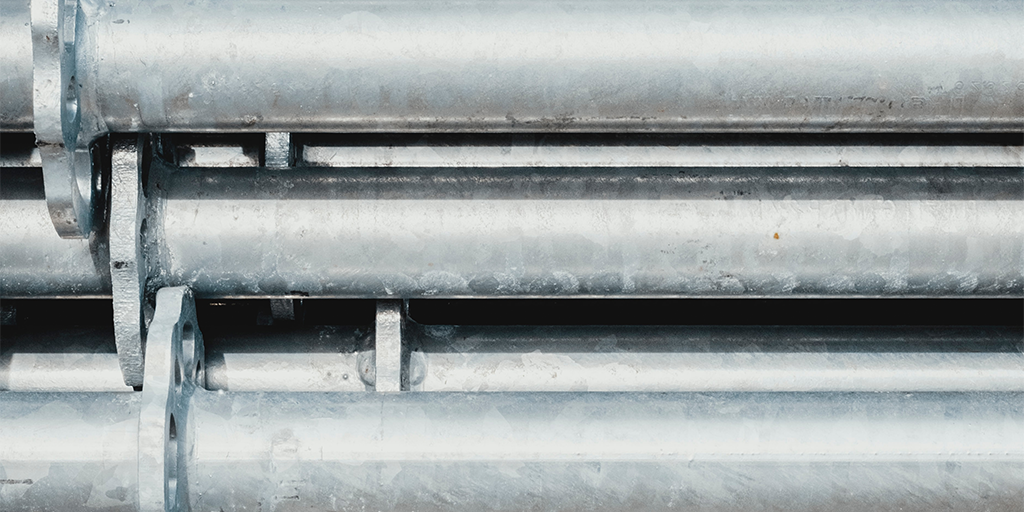 Decommissioning Provider for Stainless Steel Pipes for the oil and gas industry: Image of Pipes with Flanges
