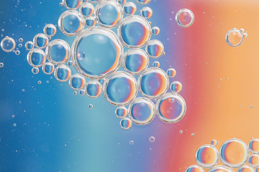 Separating Gas Bubbles from Water Stream-Image of bubbles in fluid