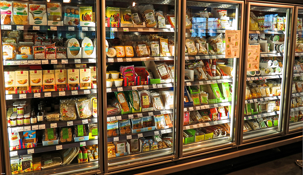 Technologies to Extend Food Shelf Life-Image of a food cooler in a grocery store